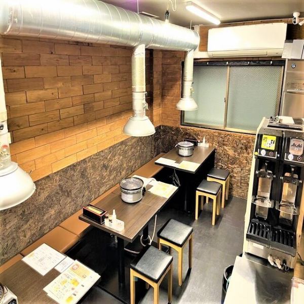 さかいプレミアム商品券どっちも使えます♪【隠れ家★】南海本線堺駅東出口からすぐの場所にある、こじんまりとした焼肉と居酒屋のお店です。真心込めて作った料理を堪能できます。焼肉の美味しさと共に、飲み放題も楽しめるので、友人や仲間との集まりにぴったりです。隠れ家的なお店で、特別な時間を過ごしてみませんか？