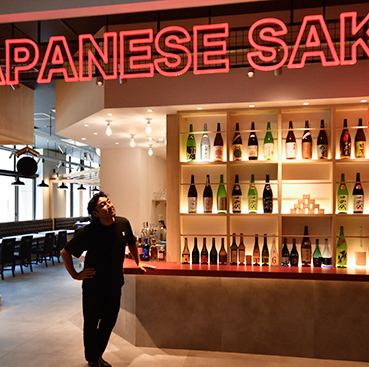 横浜駅から徒歩5分、駅チカの好立地で各種ご宴会に最適なお店！落ち着きのある和モダンな空間で、ゆっくりお酒を楽しめます。食のトレンド発信地・横浜鶴屋町に位置し、「SAKEBASE」として有名銘柄や市場で入手困難なお酒を豊富に取り揃えています。特別なひとときをお楽しみください！