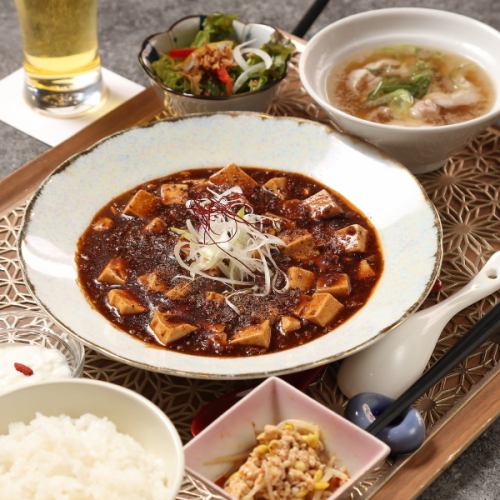 【花椒の香りが広がる本格派中華。辛さの奥にまろやかさと旨味が光る当店おすすめの逸品】四川風麻婆豆腐