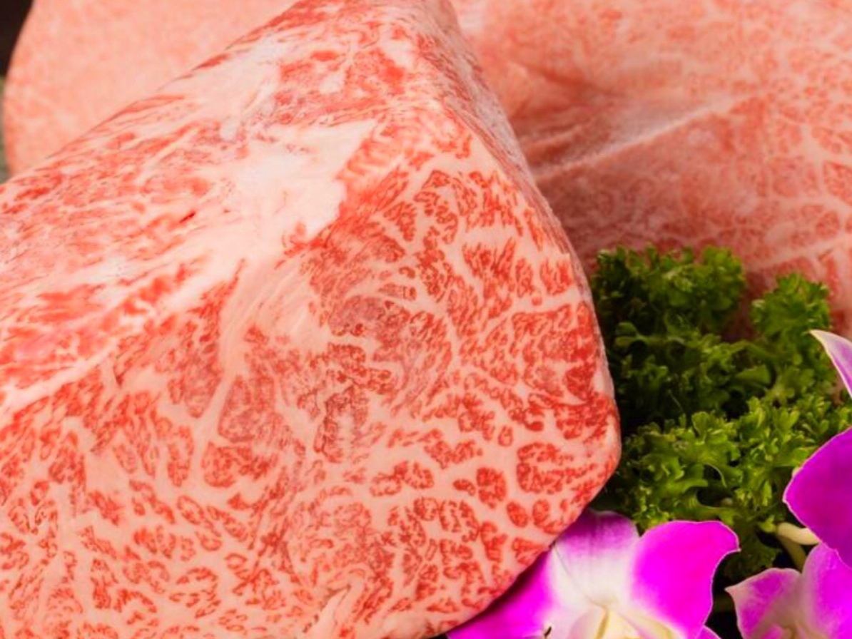 一邊品嚐美味肉食，一邊享受熱鬧的談話！也推薦給女生聚會。