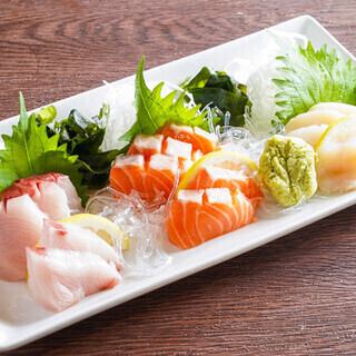 ボリューム満点　飲み放題付4980円コース