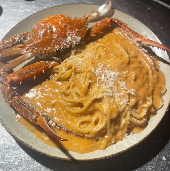 [Very Popular] Whole Blue Crab Americaine Linguine