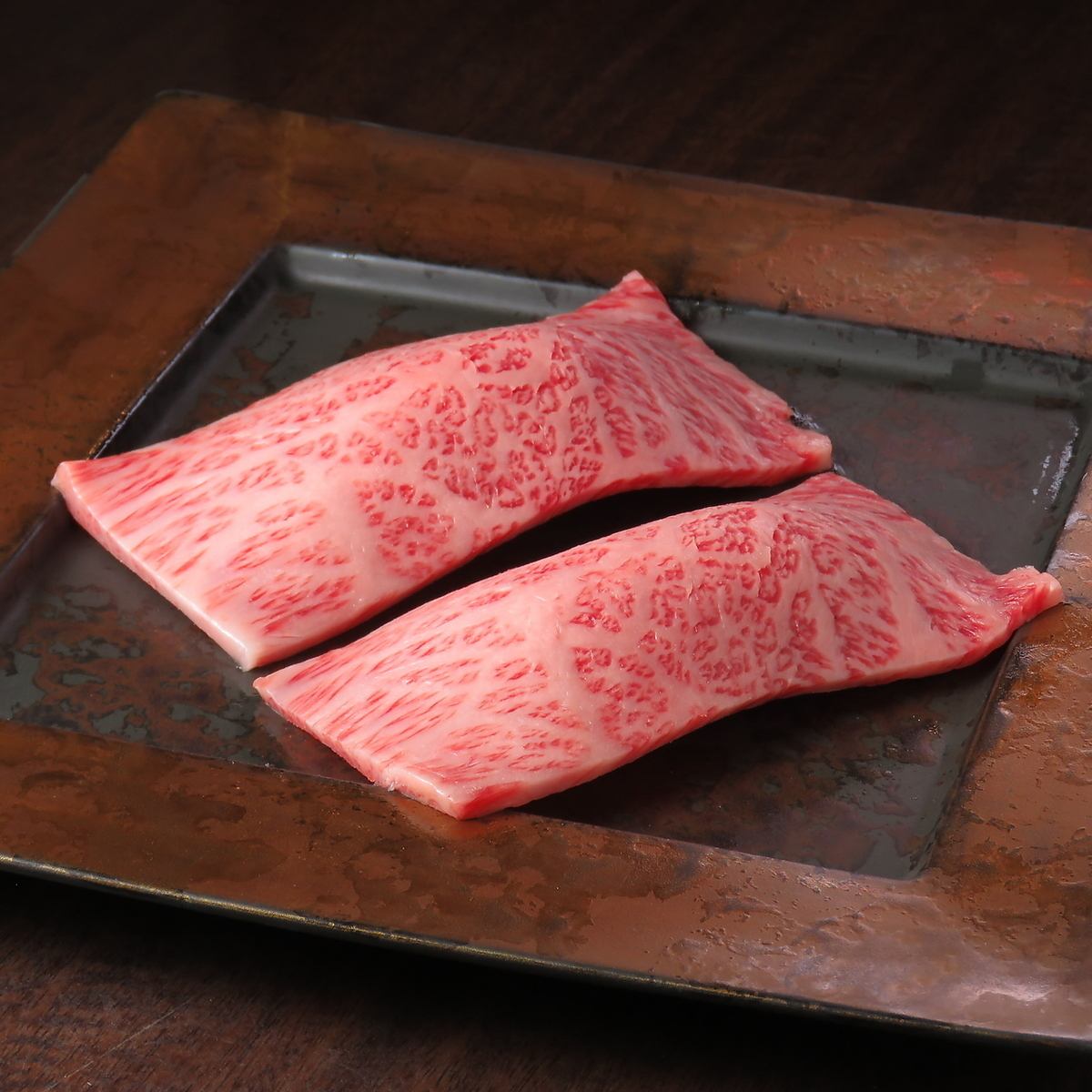一頭買いにて仕入れる山形牛の雌牛を使用した新鮮な焼肉をご提供