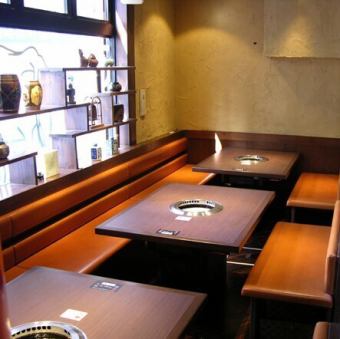 少人数の宴会におすすめのソファ席もご用意いたしております♪安心のソファ席なのでお子様連れのお客様もお気軽にご利用頂けます♪ご家族でのディナーや女子会や合コンなどにも♪美味しい焼肉と韓国料理でお待ち致しております！お子様や女性のお客様に大人気のスイーツも多数ご用意致しております♪川崎でのご宴会に是非！