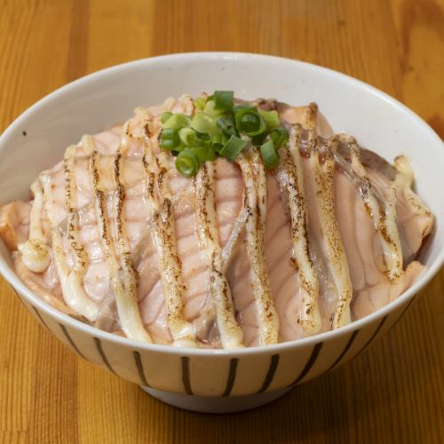 烤鲑鱼蛋黄酱盖饭