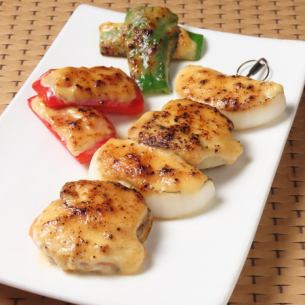 Miso mayo skewers with scallops and fresh onions