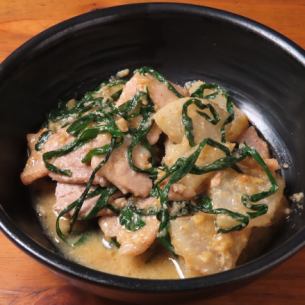 芝麻味噌黄油炒五花肉萝卜