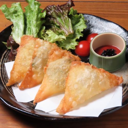 しらすと大葉とチーズの揚げワンタン