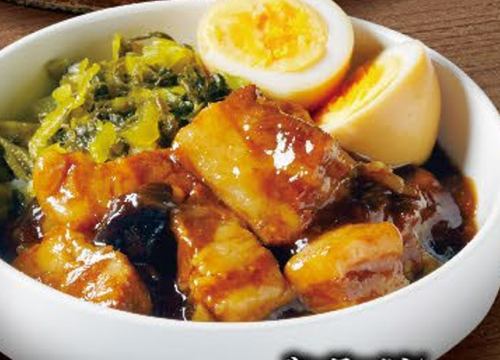 台湾名物　ルーロー飯