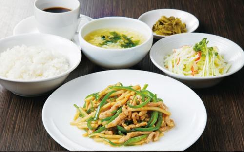 平日夜限定！チンジャオロースー定食