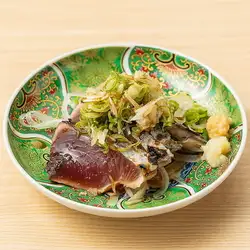 香煎鰹魚配多種調味料
