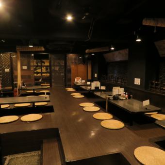 足元がゆったりとした掘りごたつ席は、小さなお子様連れのご家族にも安心の空間をご提供いたします。ご家族やご親戚での集まりはもちろん、複数の席を連結して大人数の宴会や歓送迎会にもご利用いただけます。和やかな雰囲気の中、ゆったりとお寛ぎください。