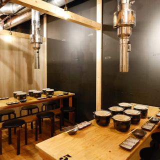 【個室】最大12名まで対応可能な個室はご利用シーンも様々！今日はしっぽり一杯、会社や友人との飲み会、誕生日や記念日などなど、幅広いシーンでご利用いただけます♪コース料理も複数ご用意しておりますので歓迎会や送別会にも打ってつけ！個室席なので人目を気にせずお楽しみいただけます♪岡山駅から徒歩7分！