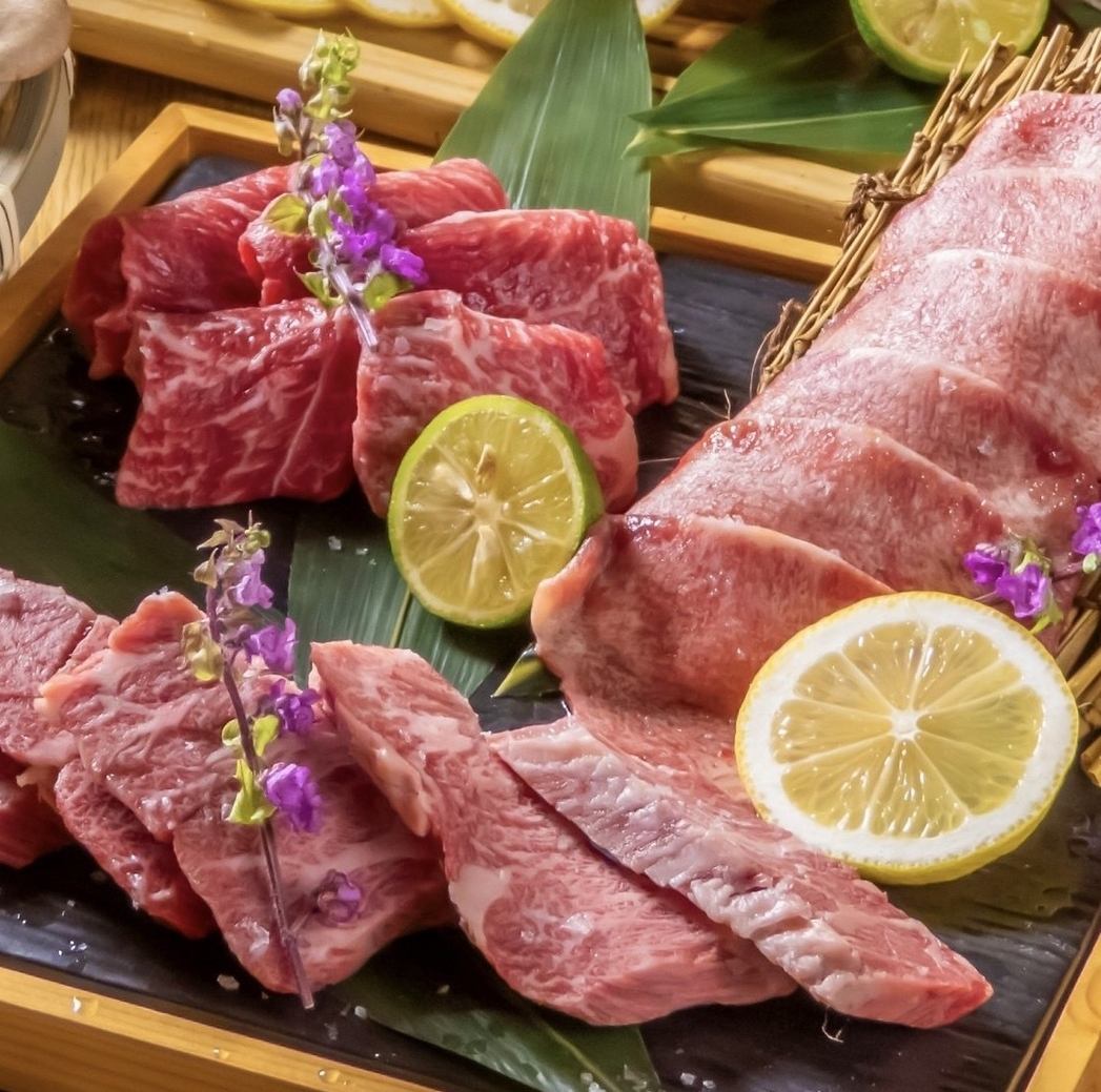 맛이 넘치는 두꺼운 쇠고기 탕과 와규 이치 보를 숯불로 호쾌하게!