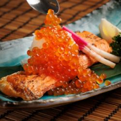 三文鱼配磨碎的白萝卜