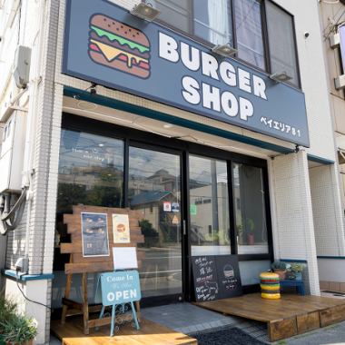 【素敵なインテリア×おいしい食事】美味しいハンバーガーと共に、ゆったりとしたひとときをお過ごしください♪