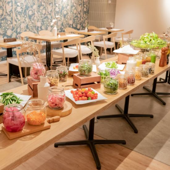 [Directly connected to Chikaho] Fresh vegetable salad buffet and seasonal vegetable French