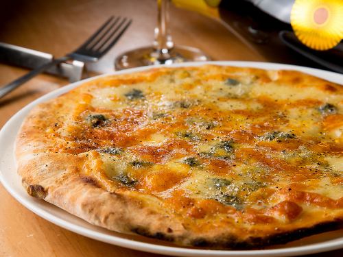 4種のチーズと蜂蜜 クアトロフォルマッジ