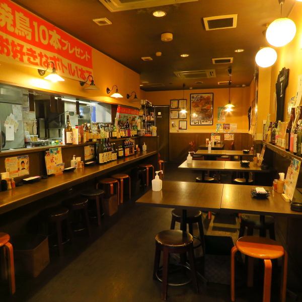 30 seats in total! A Yakitori restaurant loved by the local community! We have a wide selection of alcoholic beverages, including Japanese sake Kubota and all types of Kirishima-based shochu! Can be used for a wide variety of occasions, including drinking alone, couples, and small groups. ♪
