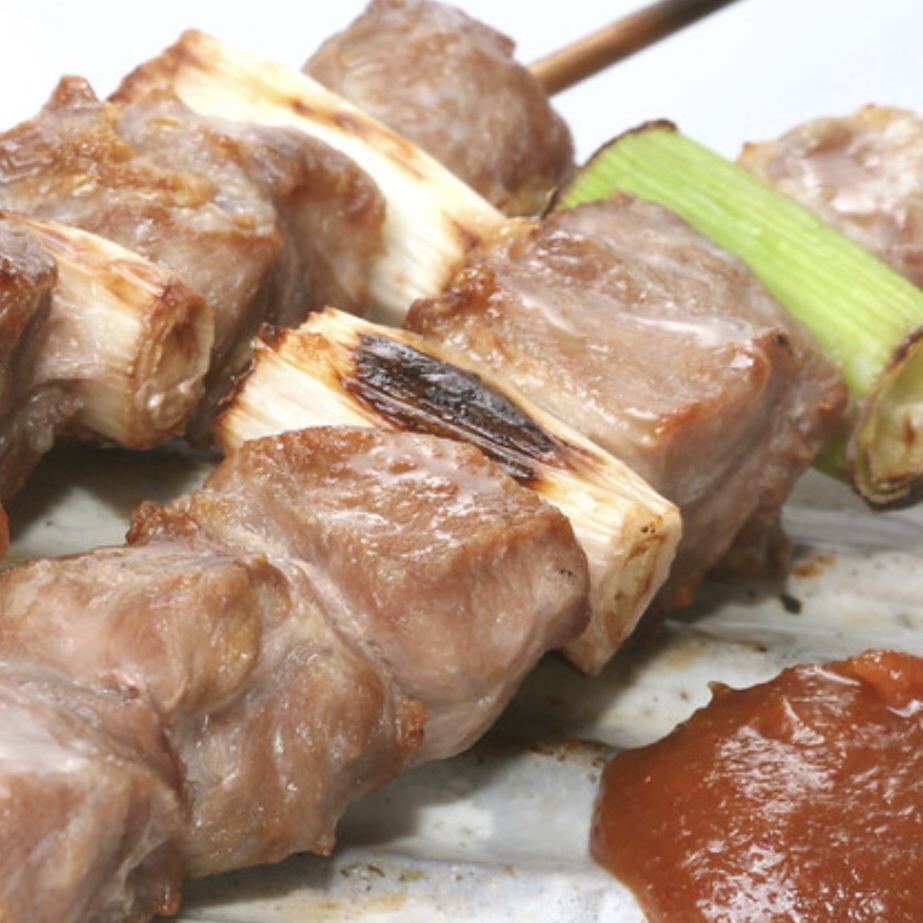 東松山名產味噌醬烤雞肉串！推薦豬肉。