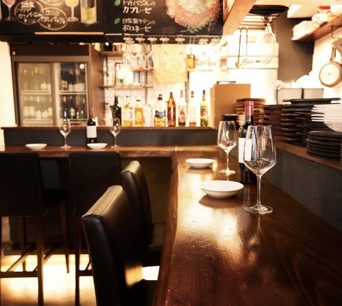 The interior of the store is carefully designed to make customers feel at home.