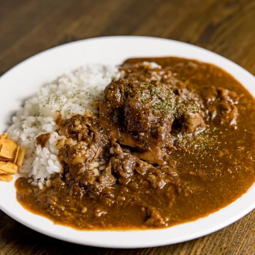 【極柔牛たんカレー】