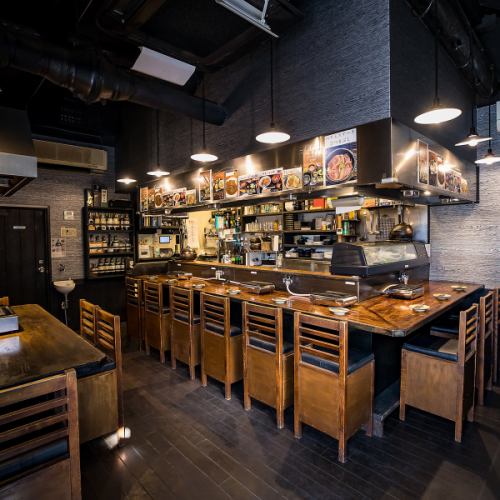 テーブル5名掛け