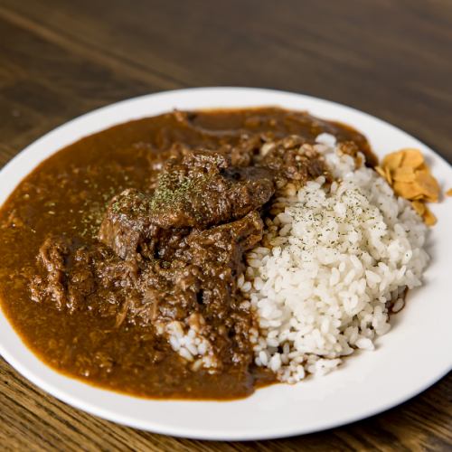 【圧力鍋で超やわらか】旨味を凝縮した牛タンカレー！