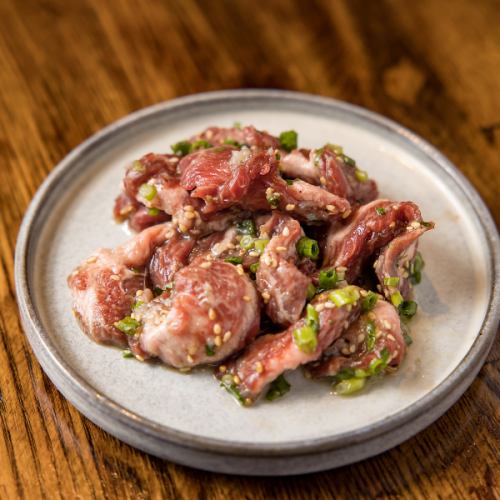 とろける柔らかさ】熟成塩糀が旨味を増す！極上牛すじ焼き