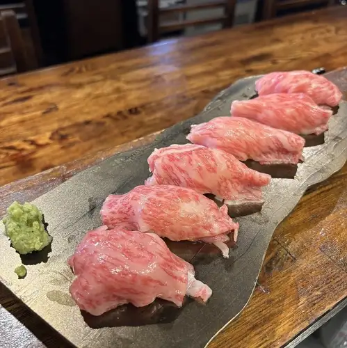 炙り肉寿司　2貫/3貫