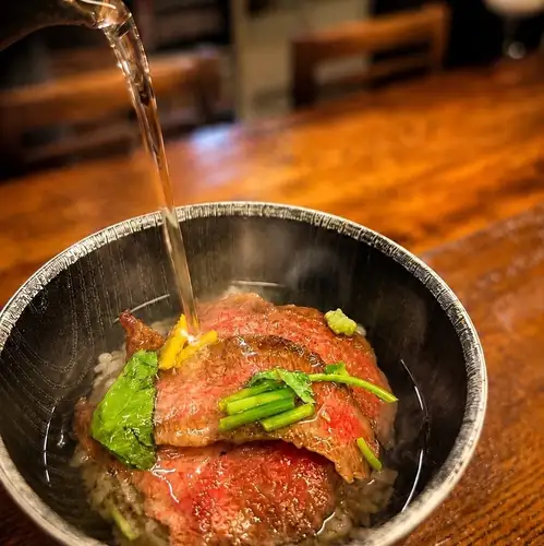 一杯で四度おいしい、ひつまぶしの楽しみ方。それぞれの味わいをご堪能ください。