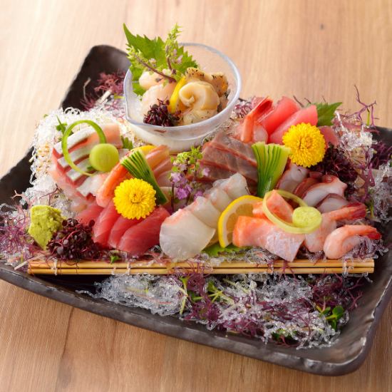 旬の魚介を原始焼きやお刺身にて楽しめるコースが4400円～！