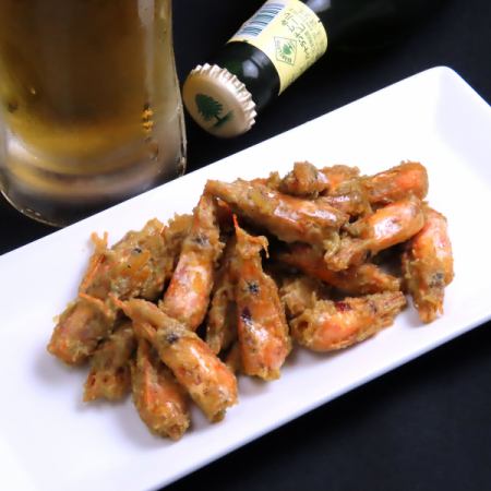 炸蝦頭配特製蟹醬