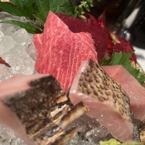 お造り盛り合わせ(三種)