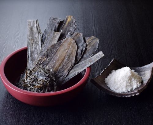 由劳苏海带制成的优雅咸味关东煮和宫崎县制成的盐！