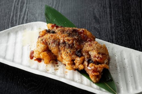 Sweet and spicy deep-fried pork leg ~Kyoto black shichimi flavor~