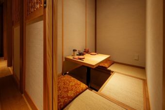 A private room with a sunken kotatsu for 1 to 2 people.It's a sunken kotatsu, so you can relax in peace.We also accept inquiries regarding banquets for small groups.