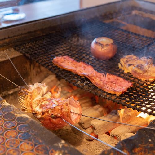 厳選された食材を、備長炭でじっくり火入れしています◎