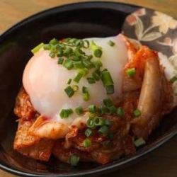 Hot egg kimchi