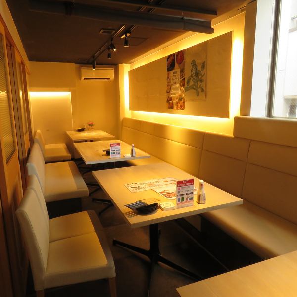 Private room suitable for 15-20 people.Ideal for gatherings with friends, year-end parties, New Year's parties, farewell parties, and other various banquets ◎3-hour all-you-can-drink courses start from 3,500 yen! Early reservations are recommended ♪