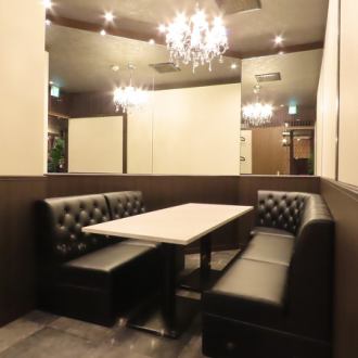 高級感のあるVIP席♪ソファ席でゆったりとご寛ぎ下さい♪