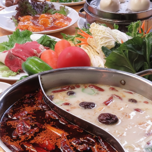 こだわりの薬膳料理。人気の火鍋も始まりました！！