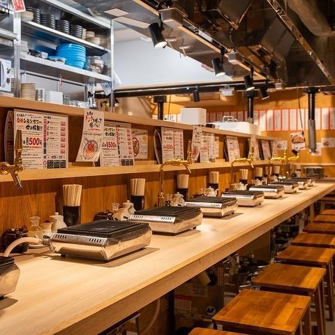 We also have counter seats that you can easily enjoy! We welcome you to use it by yourself ♪ Of course, the counter seats are also equipped with a lemon sour server.