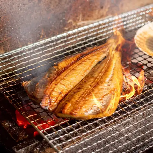 豪快！当店名物炉端焼き