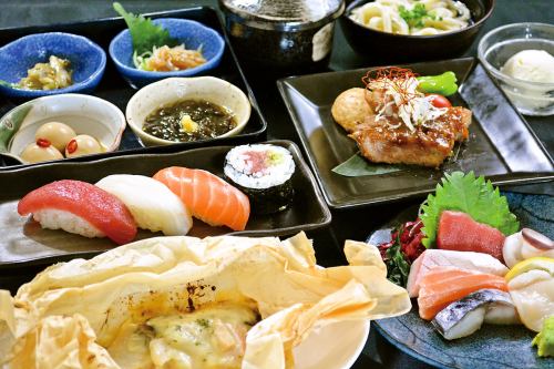 強烈推薦！由工匠精心準備的120分鐘晚餐套餐，包含無限暢飲在內的8道菜品4,500日元（含稅）*全部都是單獨擺盤