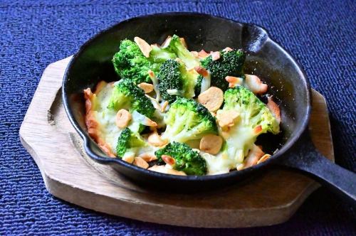 【ふわふわトロトロ！！】山芋のお好み焼き/【チーズとの相性最強！！】ブロッコリーチーズ焼き　各