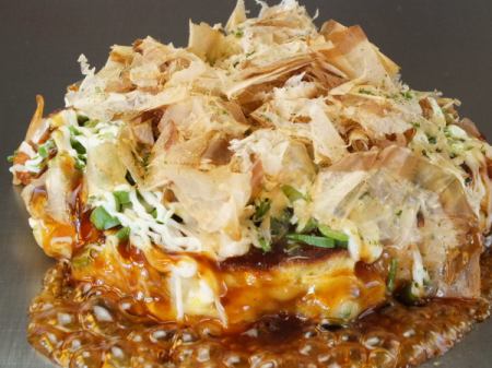 We have a lot of teppanyaki as well as exquisite okonomiyaki!