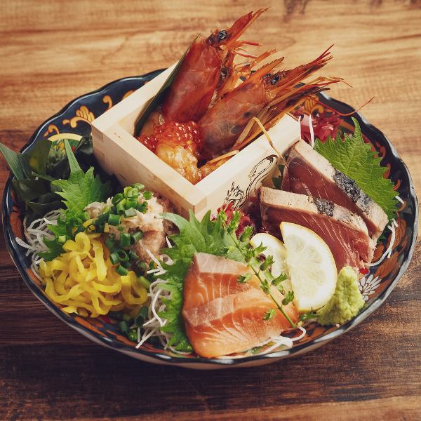 季節ぴったりの旬な食材を用いた海鮮料理に舌鼓。コース料理でも内容は充実♪