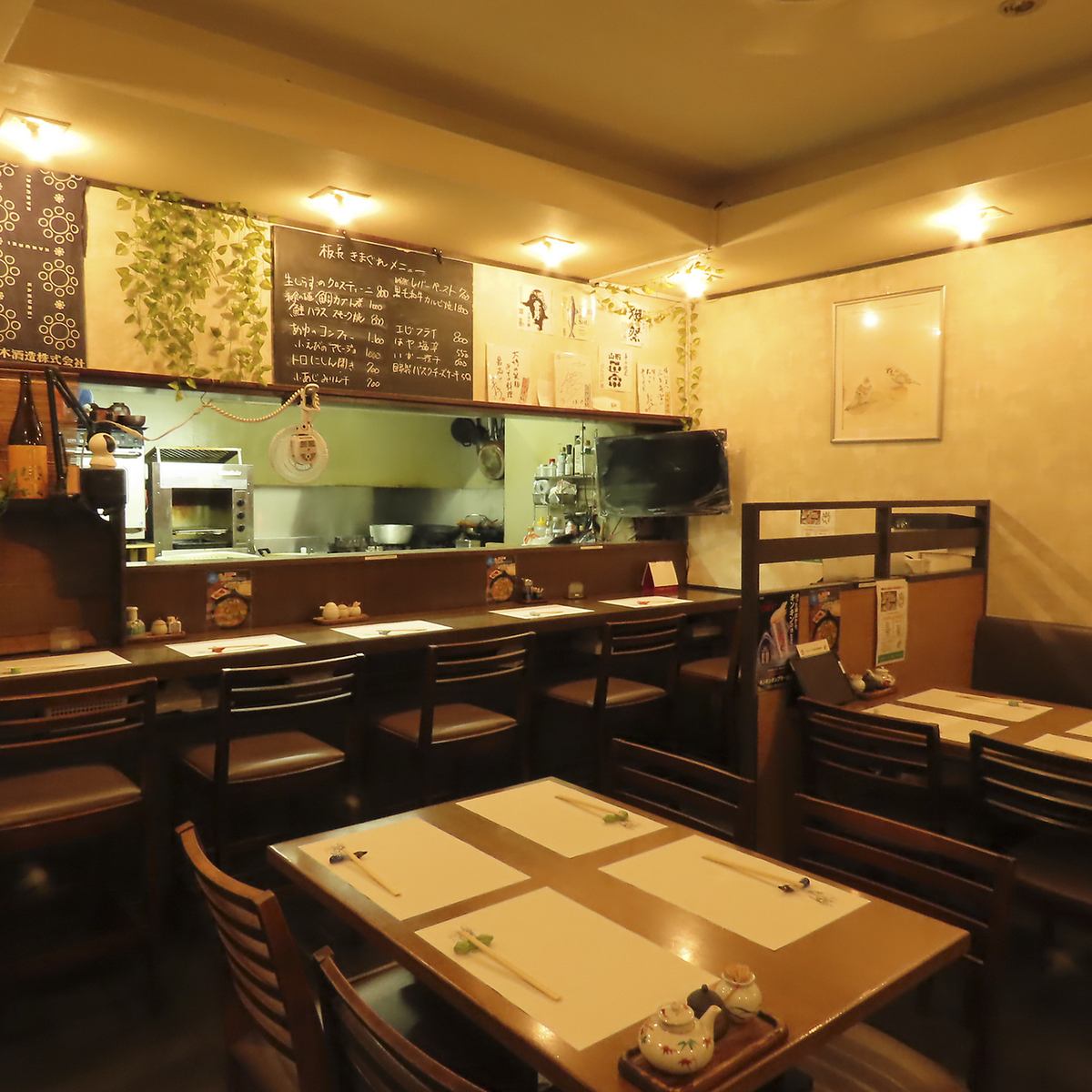 カウンター席ではお一人様からお気軽にご利用いただけます。