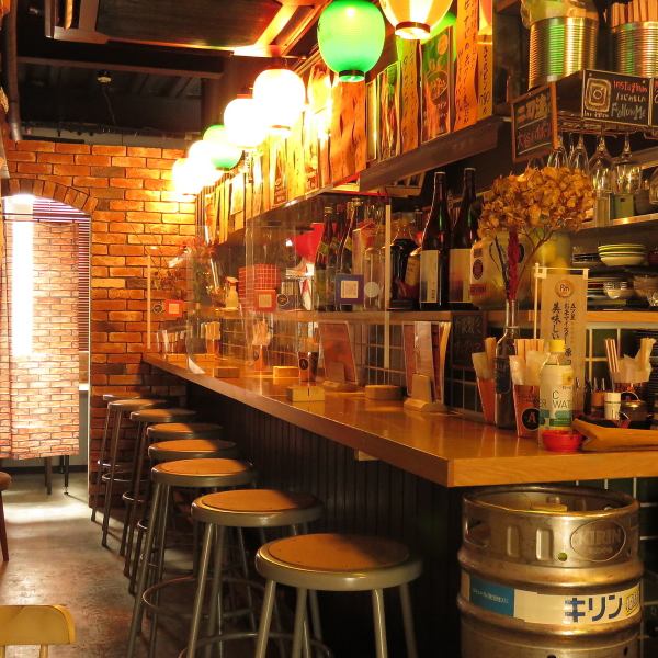 オーナーがこだわって作った店内はお洒落でまるでカフェのような造りです！女子会や誕生日会におすすめ♪記念日や女子会はもちろん、2次会やBar使いにも◎カウンター席もあるので、会社帰りや天文館での買い物帰りなどにフラッと立ち寄るのもOK♪お一人様でもデートにもご家族でのお食事にも使い勝手抜群のAKIYOSHIへぜひ！